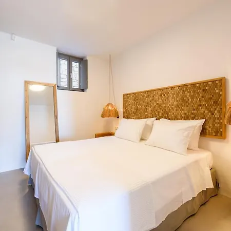 Villa Elevated With Panoramic Sea View *