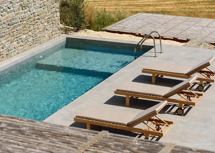 Villa Elevated With Panoramic Sea View